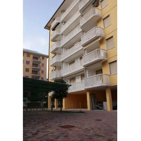 Grazioso Trilocale Nice Apt Only 100mt From Beach Appartement Bibione